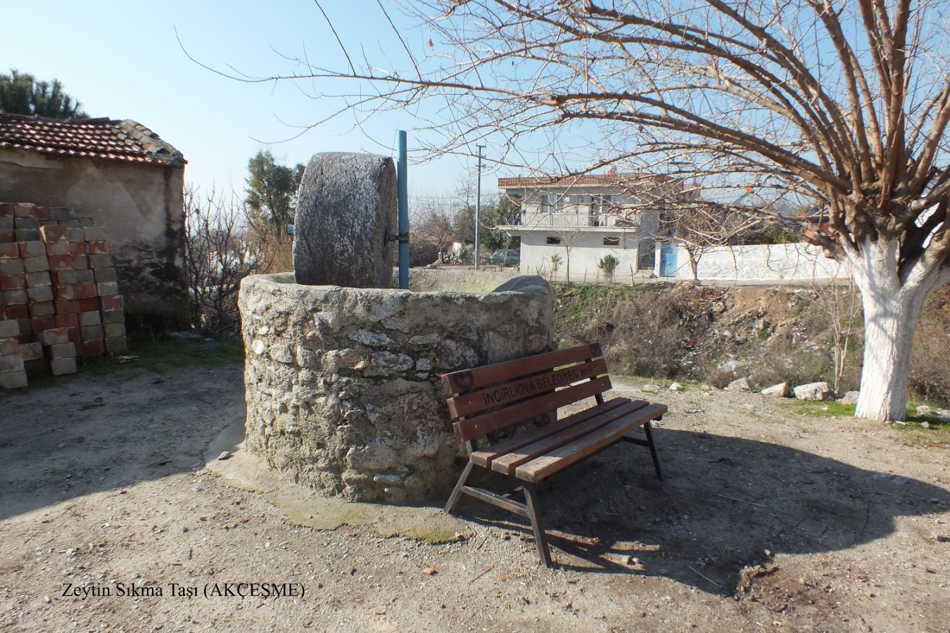 Zeytin Sıkma Taşı (Akçeşme)